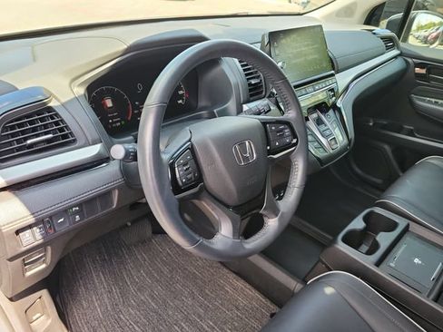 Certified 2025 Honda Odyssey Touring image 17
