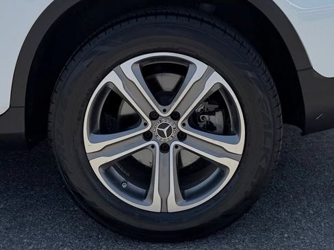 Used 2019 Mercedes-Benz GLC 300 4MATIC image 14