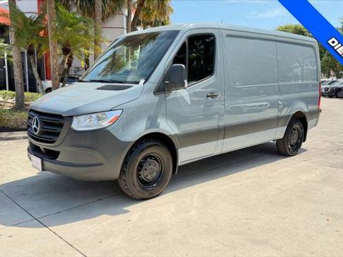 Used 2024 Mercedes-Benz Sprinter 2500 image 2