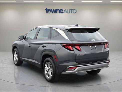 Used 2025 Hyundai Tucson SE AWD/4WD image 4