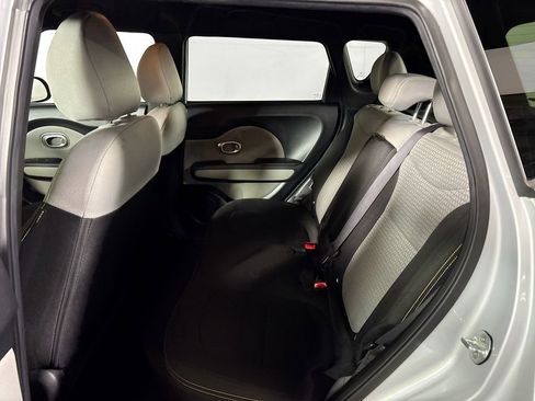 Used 2016 Kia Soul + FWD image 19