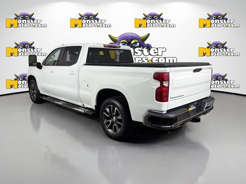 Used 2022 Chevrolet Silverado 1500 LT AWD/4WD image 7