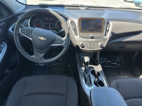 Used 2024 Chevrolet Malibu LT FWD image 17