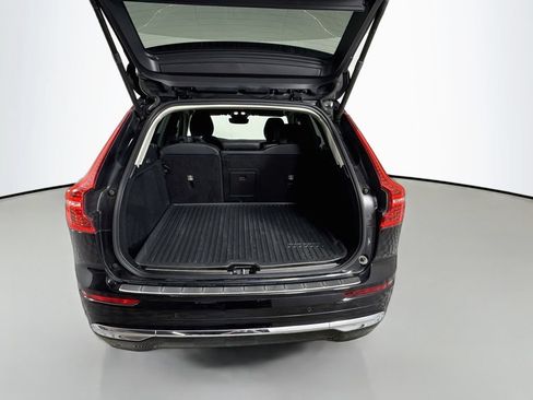 Used 2023 Volvo XC60 B5 Plus AWD/4WD image 27