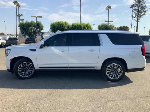 Used 2024 GMC Yukon XL Denali Ultimate AWD/4WD image 4