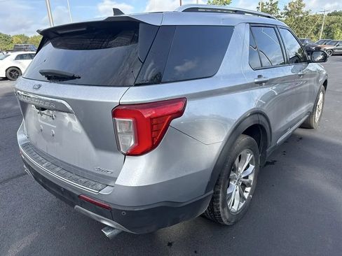 Used 2021 Ford Explorer Limited w/ Equipment Group 301A AWD/4WD image 4