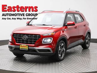 Used 2023 Hyundai Venue Limited video 1