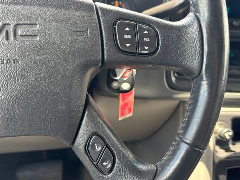 Used 2005 GMC Yukon SLT w/ SLT Preferred Equipment Group RWD image 22
