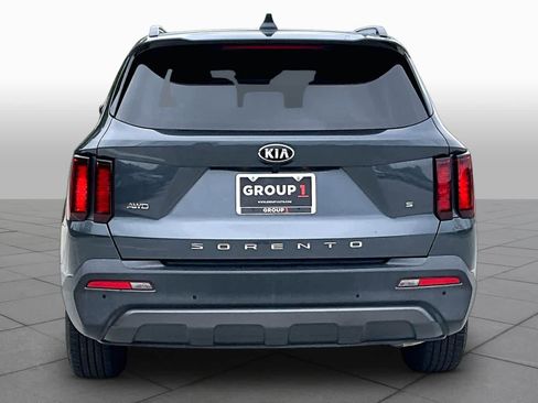 Used 2021 Kia Sorento S w/ Panoramic Sunroof Package AWD/4WD image 5