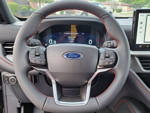 New 2026 Ford Explorer ST-Line w/ ST-Line Street Pack AWD/4WD image 10