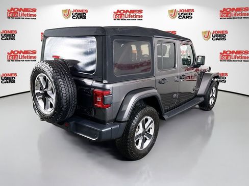 Used 2018 Jeep Wrangler Unlimited Sahara image 17