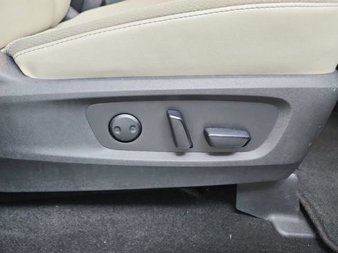 Used 2023 Nissan Pathfinder SL FWD image 39
