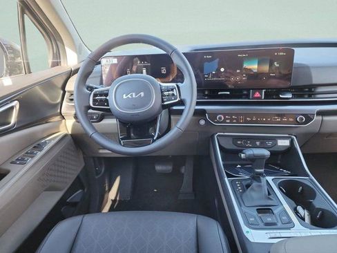 New 2026 Kia Carnival FWD image 7