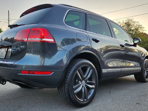 Used 2012 Volkswagen Touareg Executive image 15