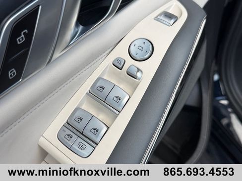 Used 2024 BMW X7 M60i AWD/4WD image 17