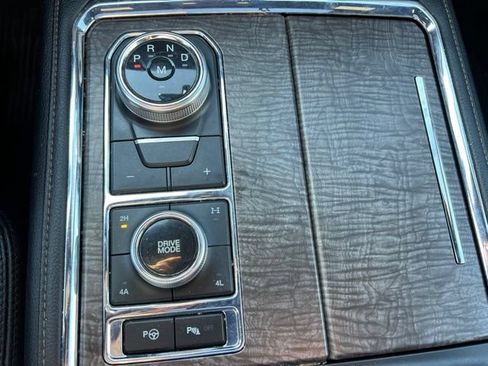 Used 2019 Ford Expedition Limited w/ Special Edition Package AWD/4WD image 34