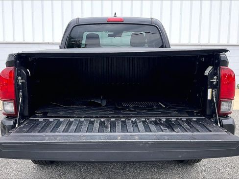 Used 2019 Toyota Tacoma SR AWD/4WD image 40