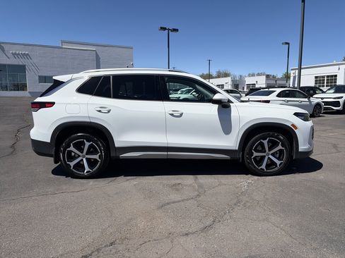 Certified 2025 Volkswagen Tiguan SE AWD/4WD image 5