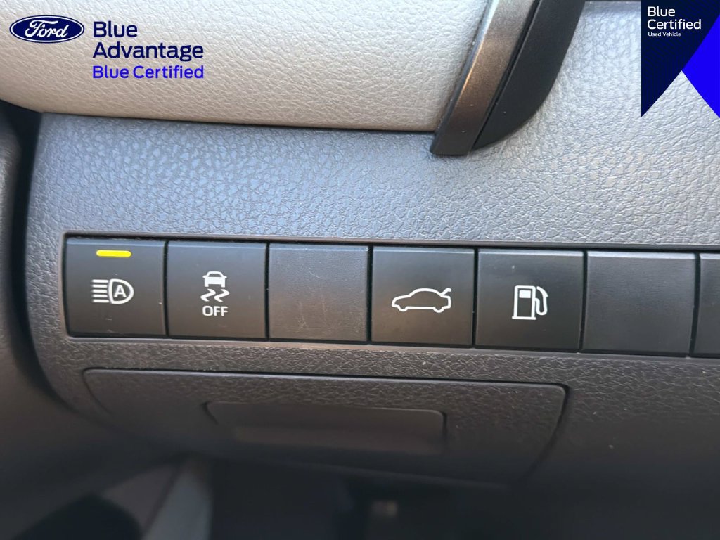 Used 2018 Toyota Camry SE w/ Moonroof Package FWD image 30