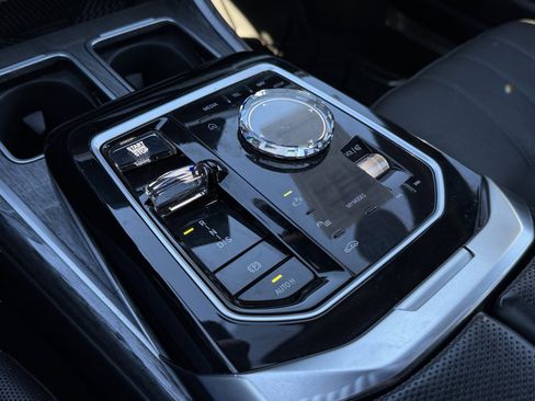 Used 2023 BMW 740i image 77