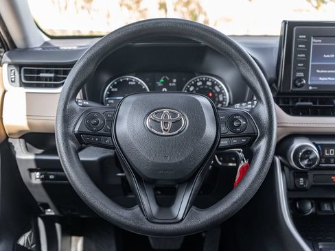 Used 2022 Toyota RAV4 LE AWD/4WD image 14