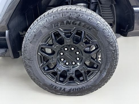 Used 2025 GMC Hummer EV 2X AWD/4WD image 34