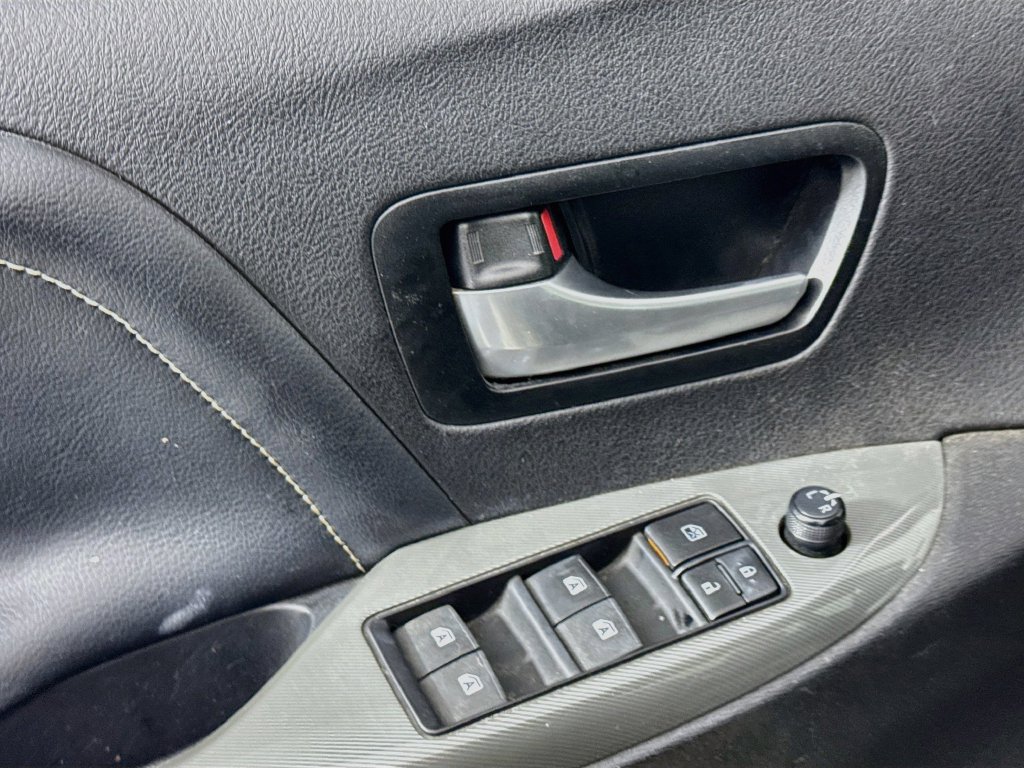Used 2016 Toyota Sienna SE FWD image 20
