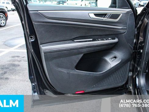 Used 2025 Volkswagen Atlas Cross Sport SE image 37