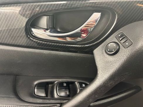 Used 2018 Nissan Rogue SL FWD image 24
