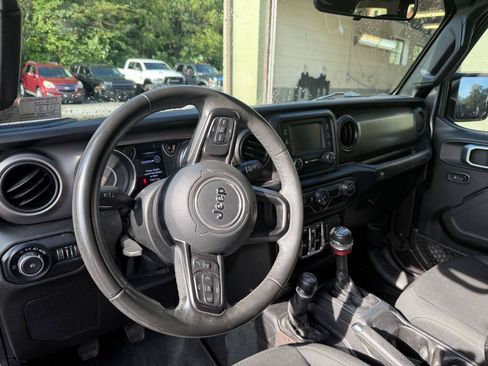 Used 2019 Jeep Wrangler Unlimited Sport S AWD/4WD image 9