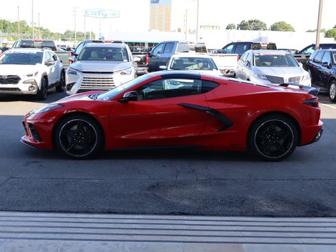 Used 2022 Chevrolet Corvette Stingray Preferred Cpe w/ Z51 Performance Package RWD image 7