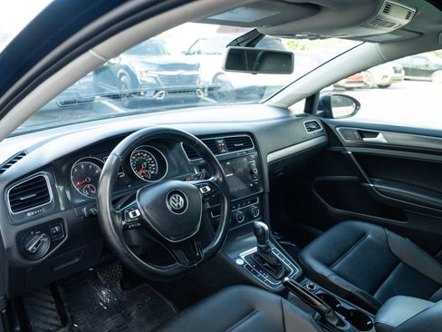 Used 2018 Volkswagen Golf SE FWD image 16
