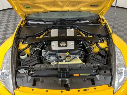 Used 2017 Nissan 370Z Touring image 38