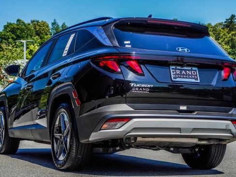 Certified 2025 Hyundai Tucson SEL FWD image 11