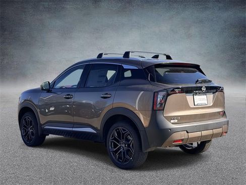 New 2026 Nissan Kicks SR w/ Cold Weather Package image 4