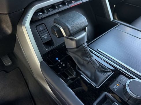 Used 2024 Toyota Tundra Platinum AWD/4WD image 20