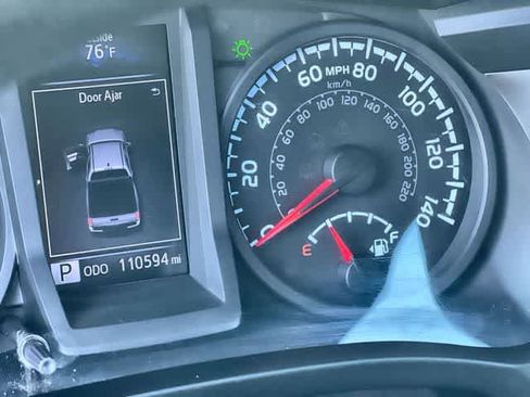 Used 2018 Toyota Tacoma SR w/ SR Convenience Package RWD image 19