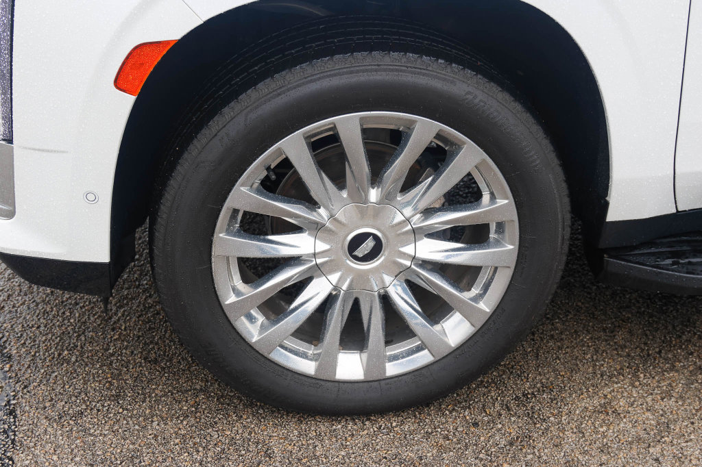Used 2023 Cadillac Escalade Premium Luxury RWD image 7