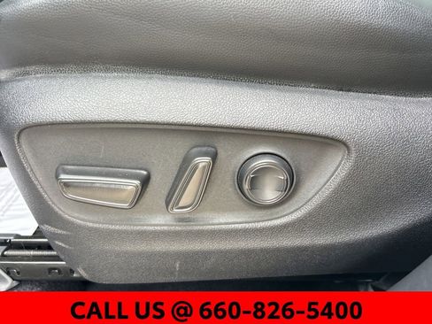 Certified 2020 Toyota Highlander XLE AWD/4WD image 25