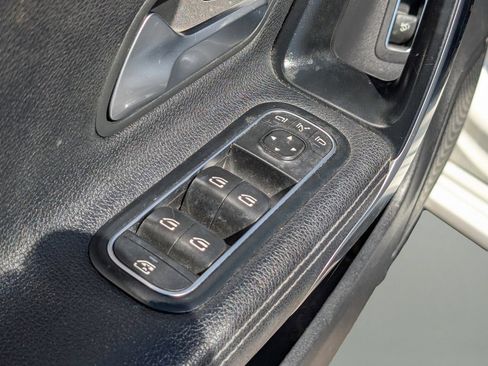 Used 2020 Mercedes-Benz CLA 250 w/ Premium Package image 17