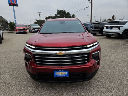 Used 2026 Chevrolet Traverse LT w/ Driver Confidence Package FWD image 3