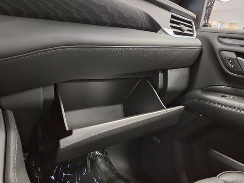 Used 2024 GMC Yukon Denali RWD image 30