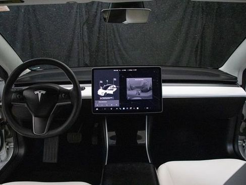 Used 2018 Tesla Model 3 Long Range image 21