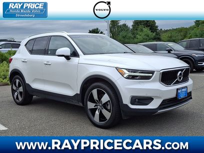 Certified 2022 Volvo XC40 T5 Momentum w/ Premium Package