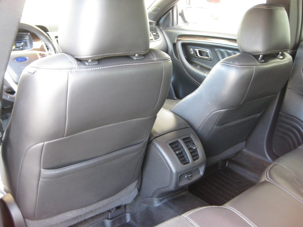 Used 2015 Ford Taurus Limited FWD image 24