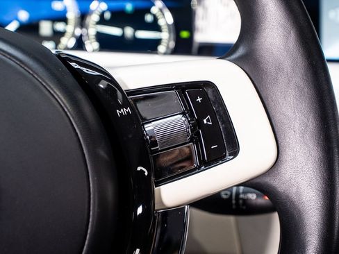 Used 2019 Rolls-Royce Phantom Sedan RWD image 38