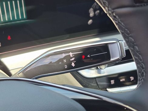 New 2026 Cadillac Lyriq Luxury AWD/4WD image 19