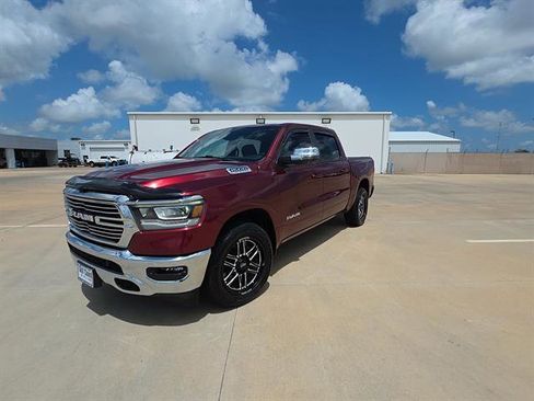 Used 2023 RAM 1500 Laramie AWD/4WD image 1