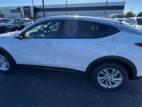 New 2026 Buick Envista Preferred image 7