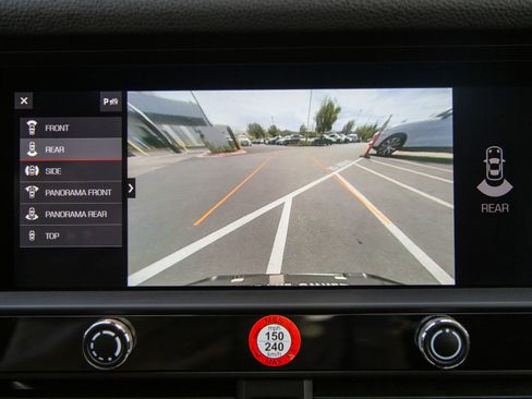Certified 2026 Porsche Macan AWD/4WD image 20